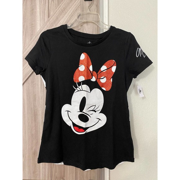 michele_loveday's tweet photo. So good I had to share! Check out all the items I'm loving on @Poshmarkapp #poshmark #fashion #style #shopmycloset #disney: https://t.co/fFRIVdzWGk https://t.co/5b2J8NUBda
