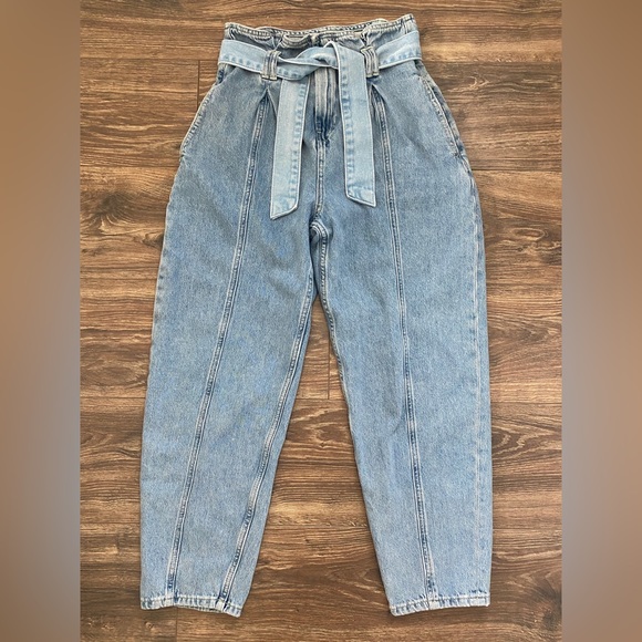 desean066's tweet photo. So good I had to share! Check out all the items I'm loving on @Poshmarkapp from @BijouJennyPosh @1stExperiences2 #poshmark #fashion #style #shopmycloset #nicolestudio #pinkvictoriassecret #zara: https://t.co/WRzOo7L9WS https://t.co/FJaQzCXHZp