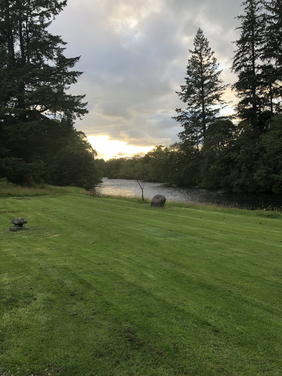Fergie1872's tweet photo. Great day on Lanrick in perfect conditions … one at 16 and one at 18.  Second came through in a wee run that saw my mate hook 2 and lose them both 😫in between netting mine.🎣 #Teith #Lanrick #LaundryPool https://t.co/Fm4bmwkwth