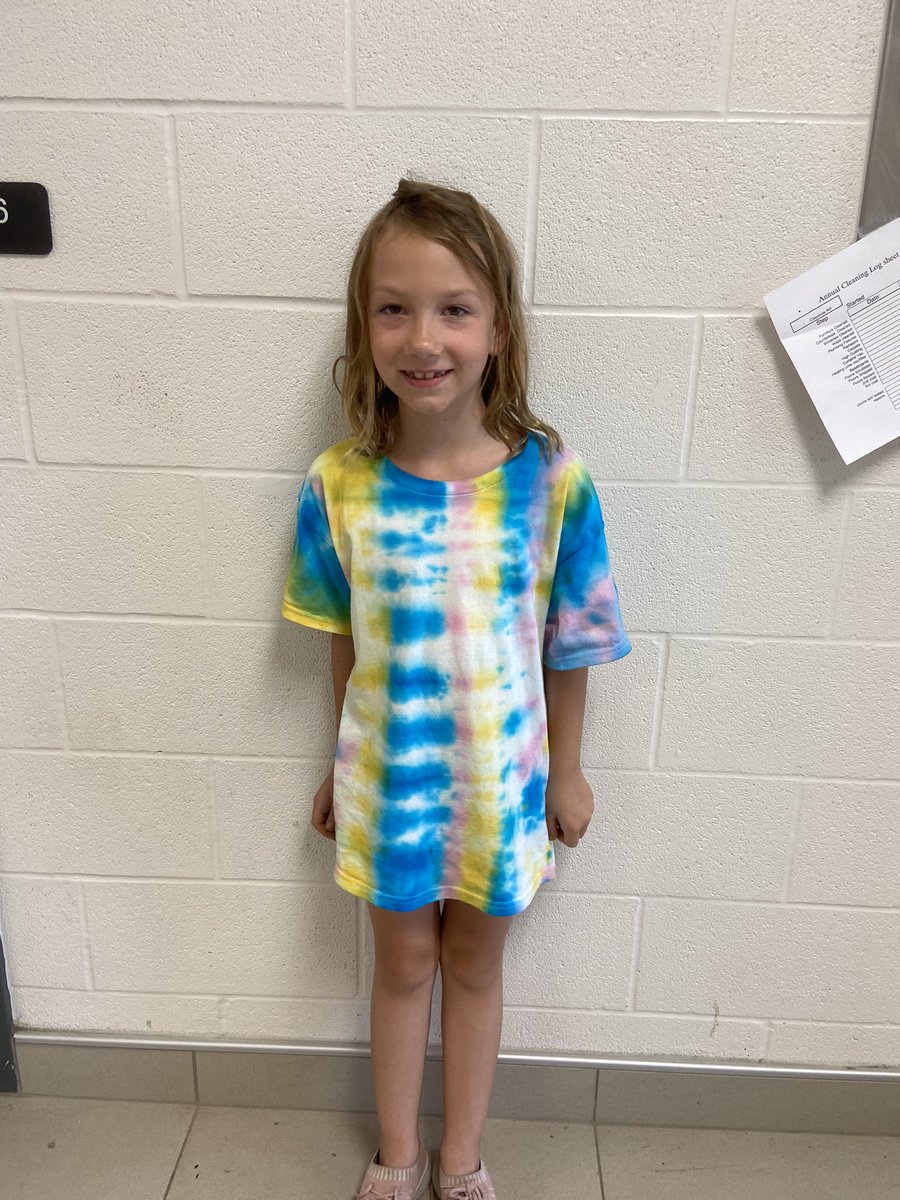 Chrbrown77's tweet photo. Wearing our Tye Dye shirts Mrs.J the Scientist helped us create! @SCCDSB https://t.co/wTssyyItIo