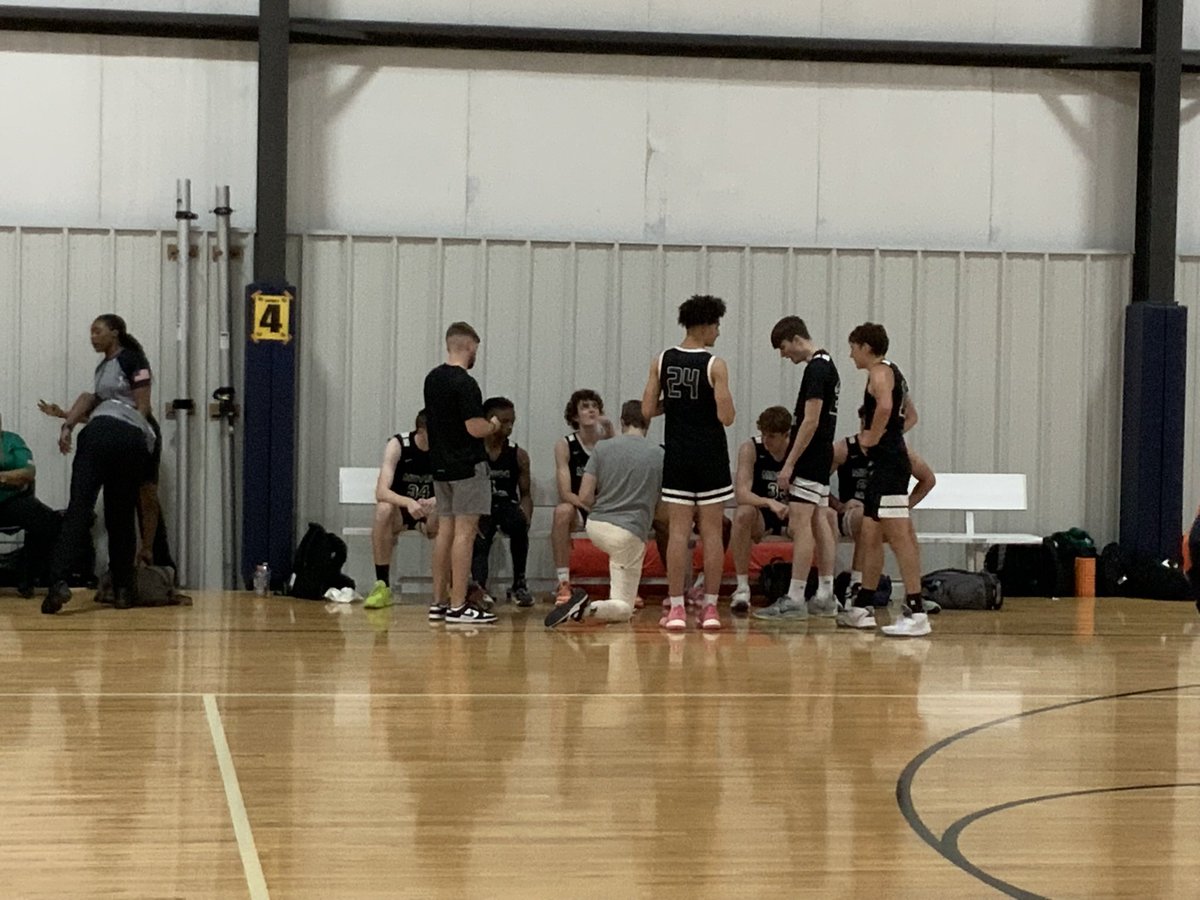 Year 5 for me with @MidProAcademy is in the books… 16-15 with multiple OT losses and some great wins including one of our best on the final day! 

Really proud of these dudes for the fight they showed all summer (including 3 on bad ankles the last weekend). #MidProFam 🖤🤍