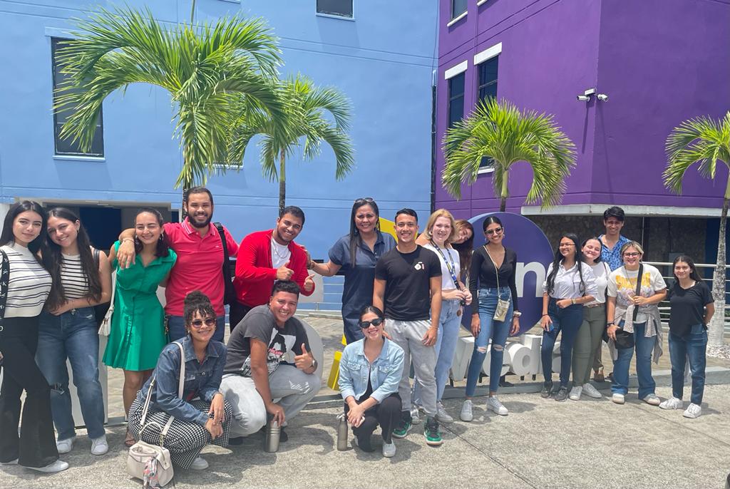 USMApanama's tweet image. 💙Estudiantes de Comunicación Social de #USMAPanamá realizan gira académica a TVN Media, acompañados por la Profa. Elizabeth Garrido, como parte de la materia de Periodismo. 📺

#YoSoyUSMA #COSOSUSMA