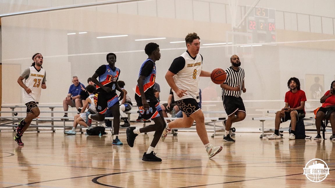 TheFactoryBB's tweet photo. 📸 Highlights of The Summer Warm Up in Omaha part 1

Team Factory 15U Regional vs. TSA 15U

#teamfactory #thefactory #aau #aaubasketball #basketball #bball #summer https://t.co/CLCme5UjUR