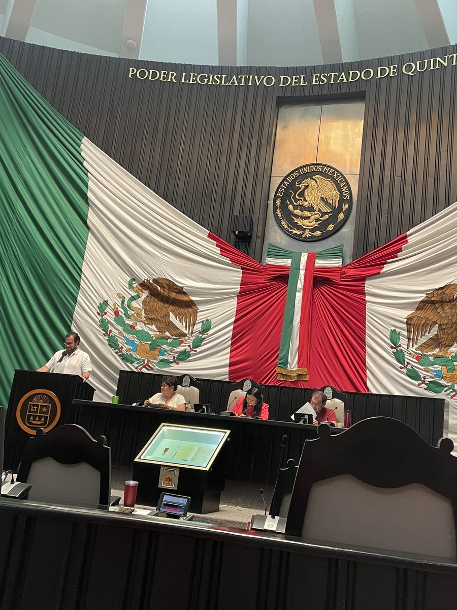 LuzMaBeristain's tweet photo. Aprobamos el dictamen en general y en particular el proyecto de decreto a la Constitución Política del Estado de #QuintanaRoo y la Ley de Protección y #BienestarAnimal para determinar jurídicamente a los animales como “seres sintientes” con derecho a la protección y al respeto. https://t.co/QVvg2LG6mN