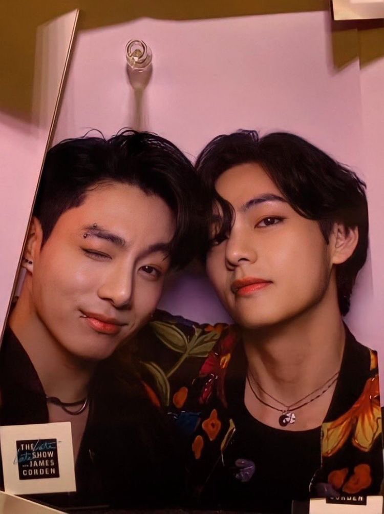 tete_lover95's tweet photo. I’m not crying you’re crying 😩 https://t.co/NXRyTVz46V