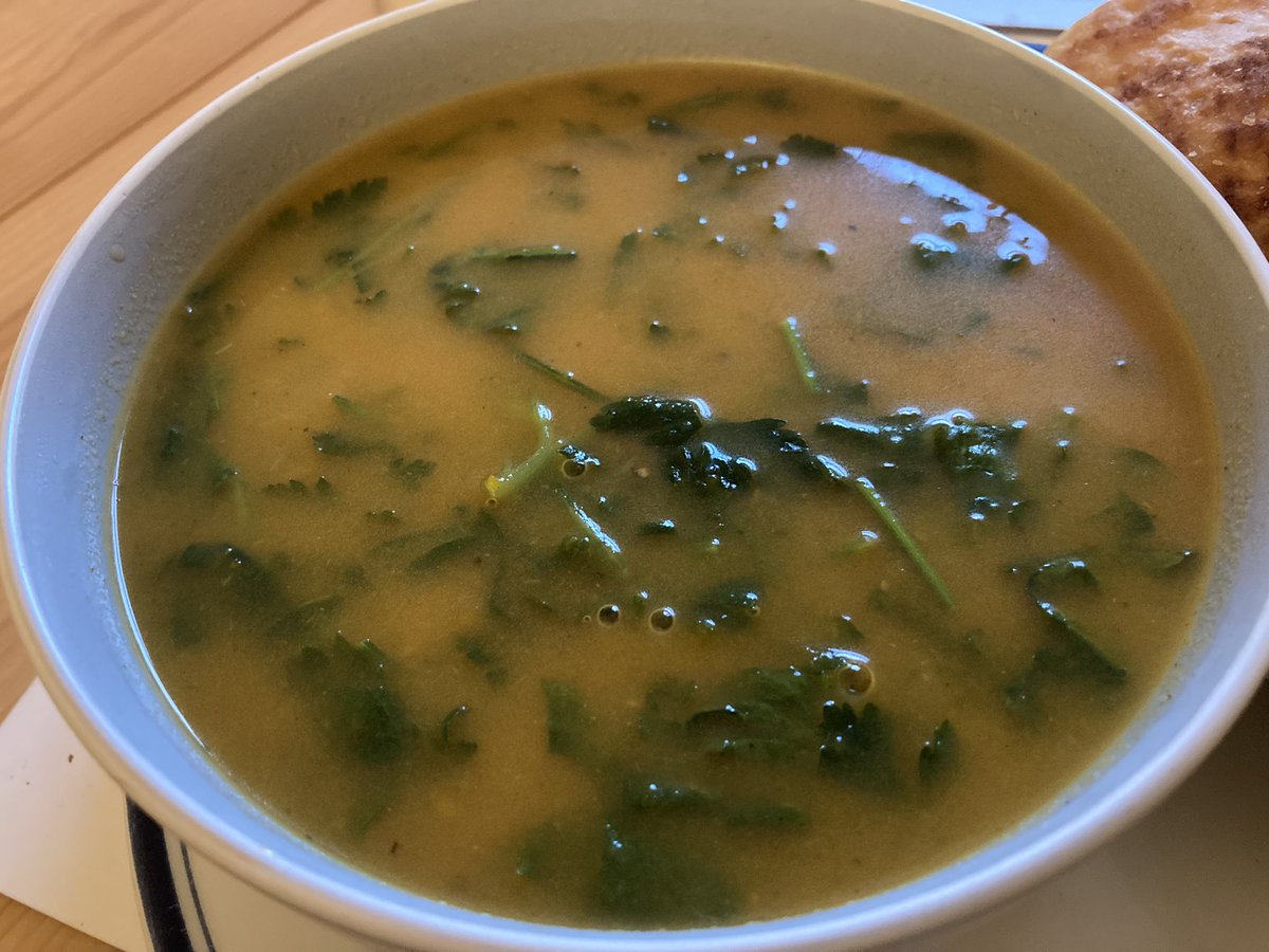 pxdr0's tweet photo. [food] carrot, little bit of onion, gochujang, spinach, parsley #soupdate https://t.co/FQxPUXyyAG