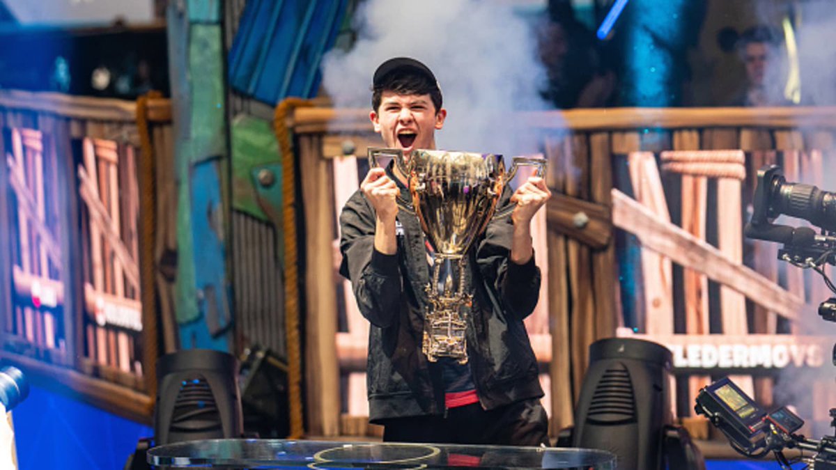 Fortnite Comp Report tweet media