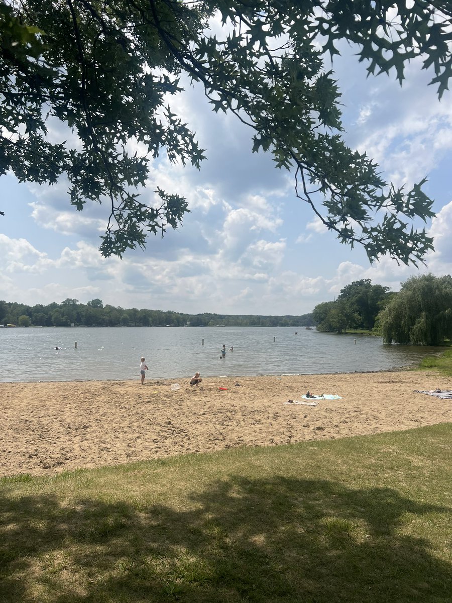 SarahWrites17's tweet photo. #lakelife #lake #michigan #halfmoonlake #PureMichigan https://t.co/OVCU2Vdykc