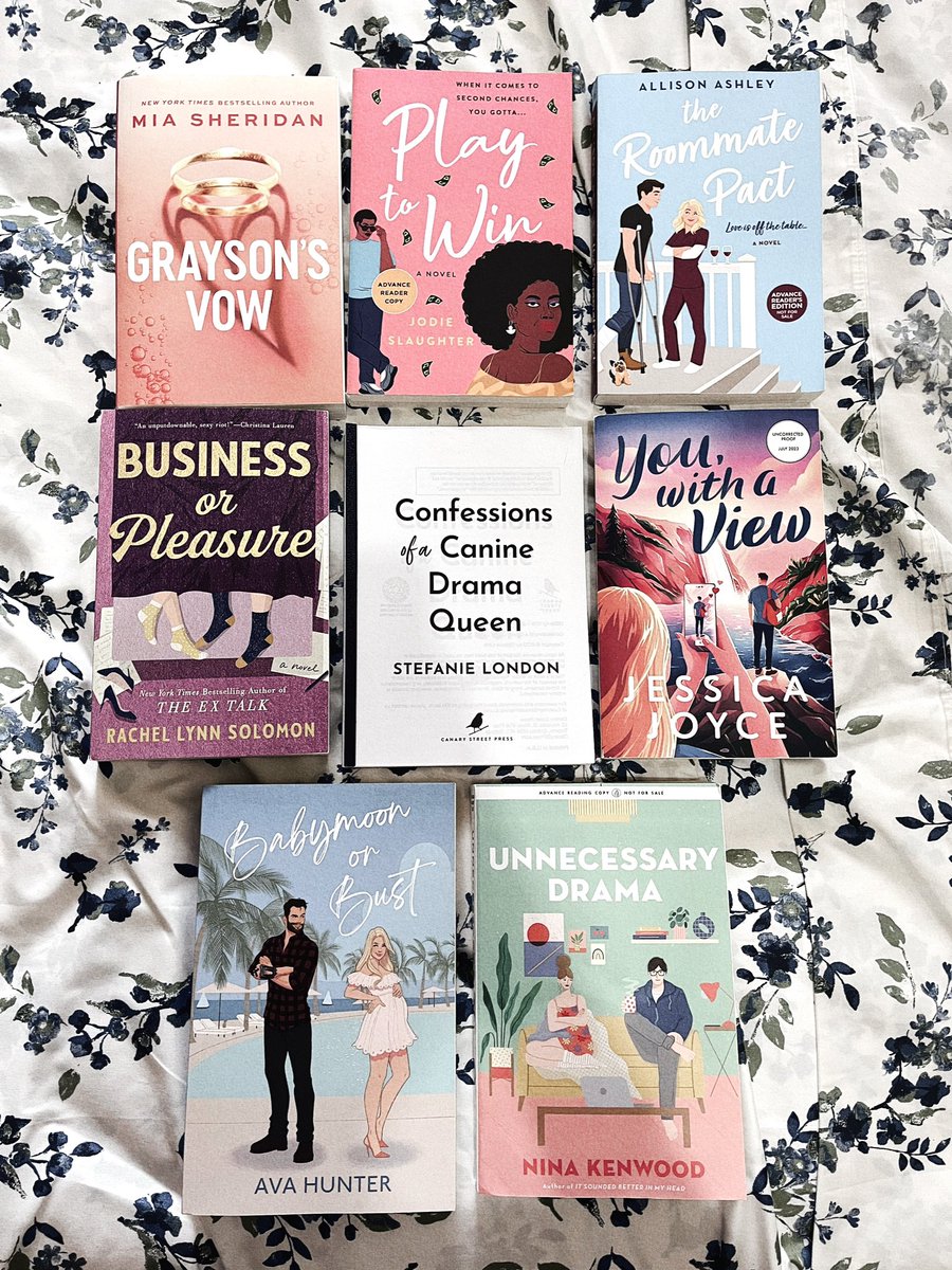 thebookvoyagers's tweet photo. i will read one of you soon i promise https://t.co/G6ilpUWPws