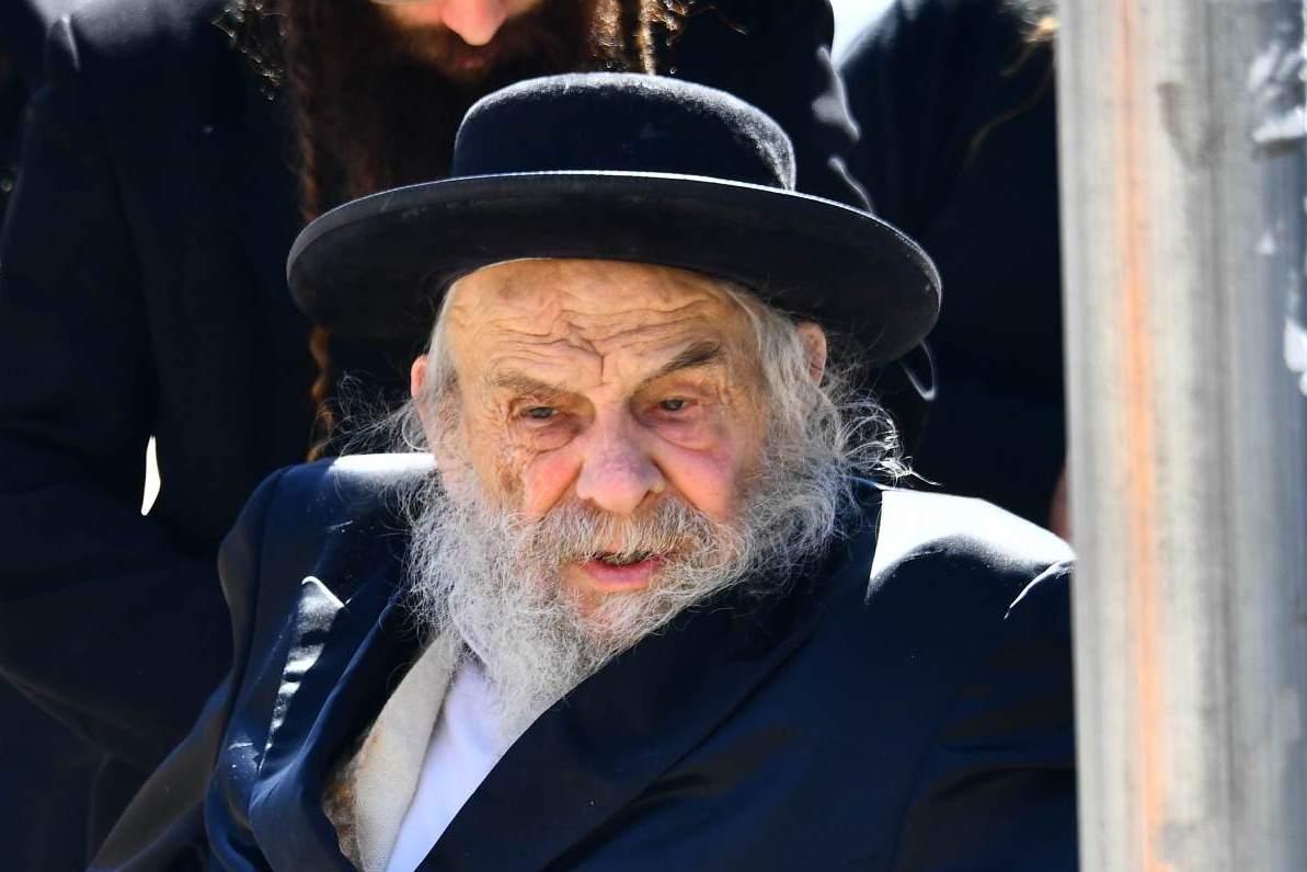 חדשות בחדרי חרדים on Twitter: "מזקני וצדיקי המקובלים בדורנו > אבל בעולם
