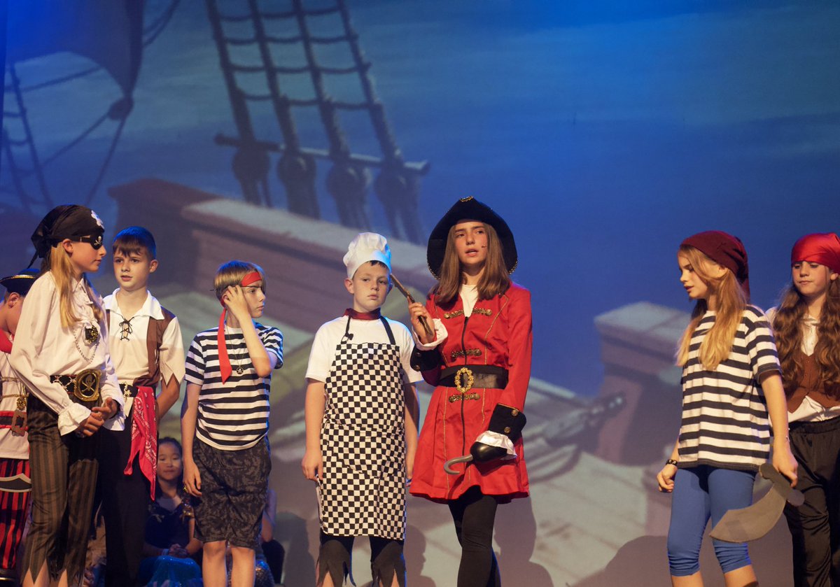 An amazing performance of Peter Pan by the wonderful <a href="/HartfordManorY6/">HartfordManorY6</a>.