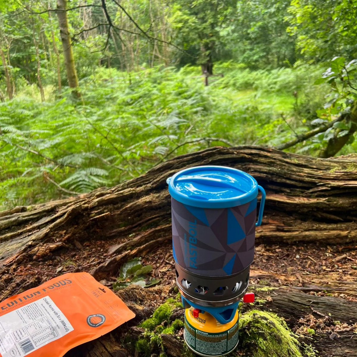 ExpeditionFoods's tweet photo. "We used some of your food last week actually on a forest walk in Berkshire. Lovely as usual!"

📷 Thanks @coachtriathlon, great as always!

#fuellingadventure #freezedried #ultralight #reallygoodfood #outdoorlife https://t.co/8Qncoib2U4