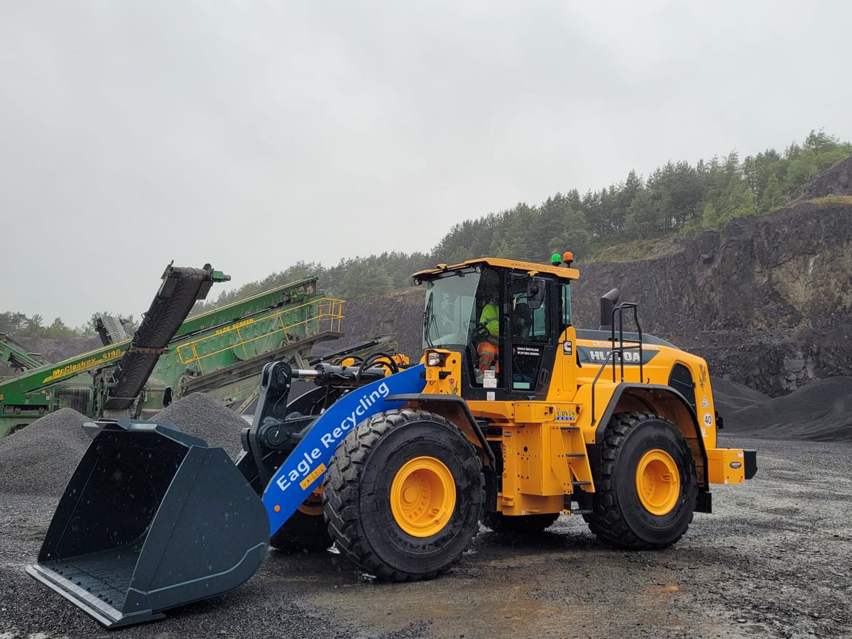 ThePurvisGroup's tweet photo. Check out this new addition to Eagle Recycling’s fleet……… Hyundai HL970A loading shovel on site at Denny https://t.co/kCmHCjmsko