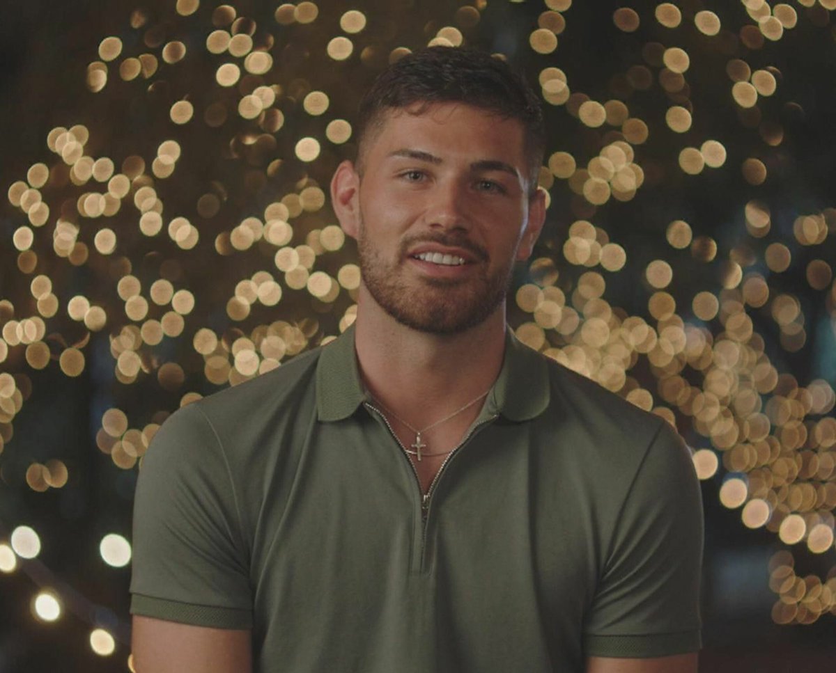 ItsSarahJanne's tweet photo. How are the 2 nicest boys in there getting treated the worst? #LoveIsland https://t.co/upkP5UCvNQ