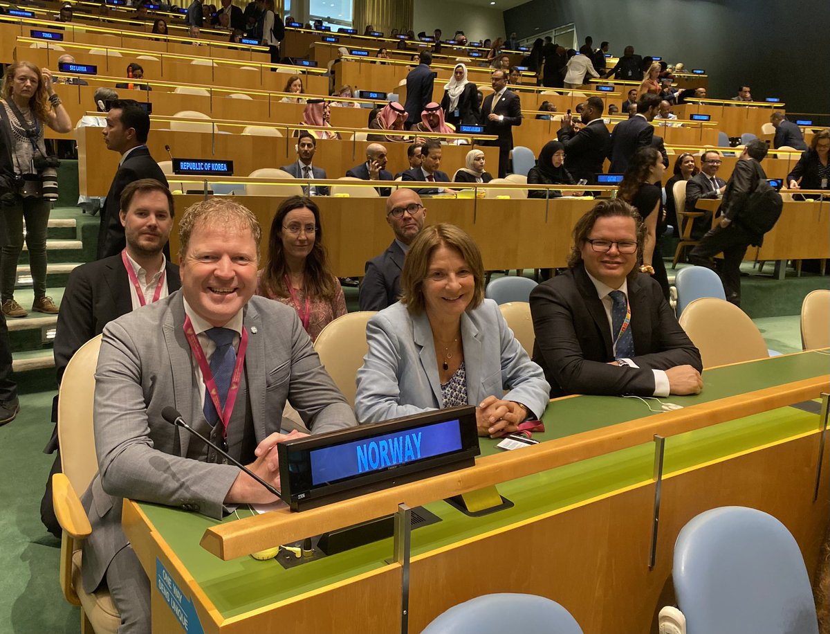 NorwayUN's tweet photo. Amidst multiple crises, inequalities deepen, impacting the most vulnerable🆘🌍

To achieve the #2030Agenda, we must build momentum, foster collaboration, &amp; accelerate progress towards the #SDGSummit🌱🇺🇳

🇳🇴#HLPF Statement👉 https://t.co/Oi2Dge3J9M https://t.co/wKHzIlWtGe