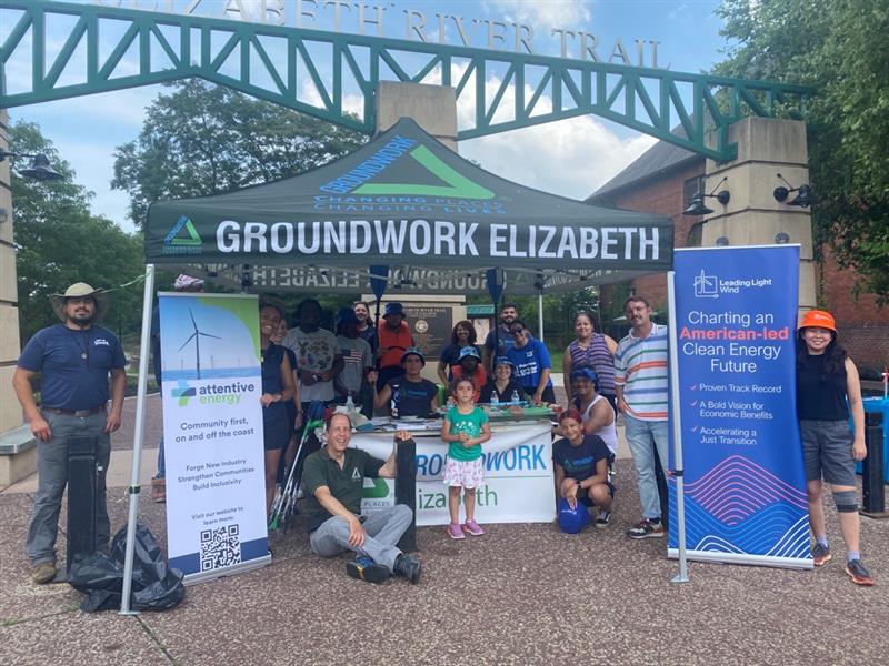 ThisIsAttentive's tweet photo. On Saturday, our team supported @gwelizabeth on its #CityofWaterDay clean-up along the Elizabeth River Trail 💪 Congratulations to @gwelizabeth 🎉 for turning out a great crowd and collaboration on quality waterfront access and environmental conservation! https://t.co/kw18TkSYzE