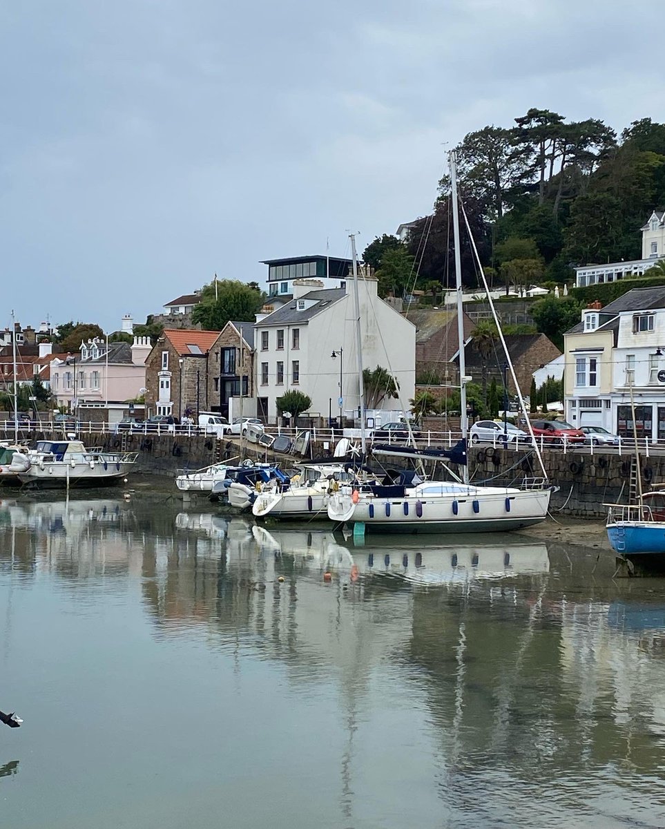 Jerseyuncovered's tweet photo. A truly wonderful five day adventure with our lovely guests exploring all that intrigues and fascinates about our island - and uncovering our fabulous tortoise takeover. #bluebadgetouristguide #JerseyUncovered #OurIslandStory #jerseyci #guidedtours #visitjersey #jerseyheritage https://t.co/YNOK0FWfae