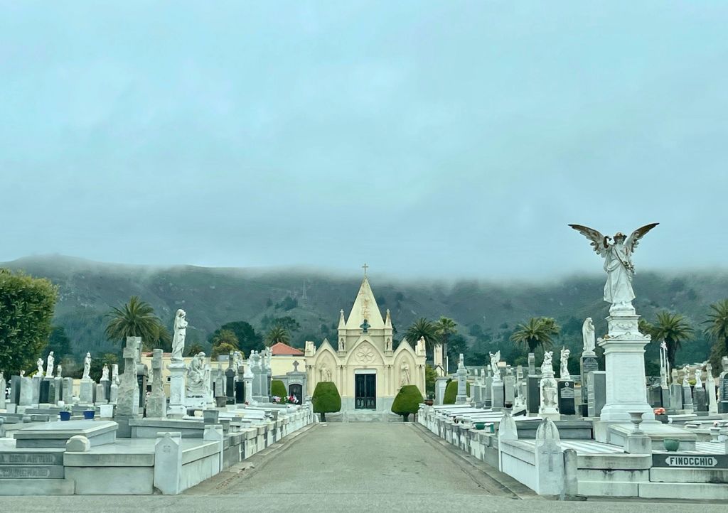 Italiancs's tweet photo. Join Italian Community Services on July 27th for a trip to the Italian Cemetery in Colma, California, where our community will have the opportunity to visit loved ones and be guided through the “Famous Italians Tour.” 

RSVP at https://t.co/CqGM7l0Yns! https://t.co/HdtJ1H7ZFV