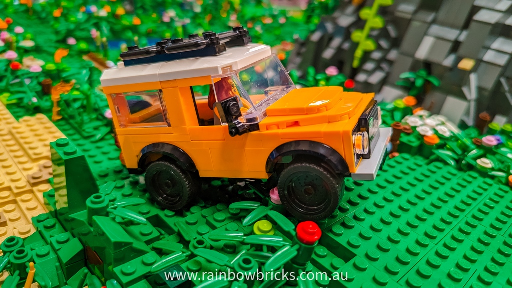 The Land Rover Defender was first introduced in 1983 and quickly gained a reputation for its robustness, versatility, and ability to handle challenging terrains. 

#rainbowbricks #LEGO #LEGOLandRover #LandRover #LandRoverDefender #LandRoverClassicDefender