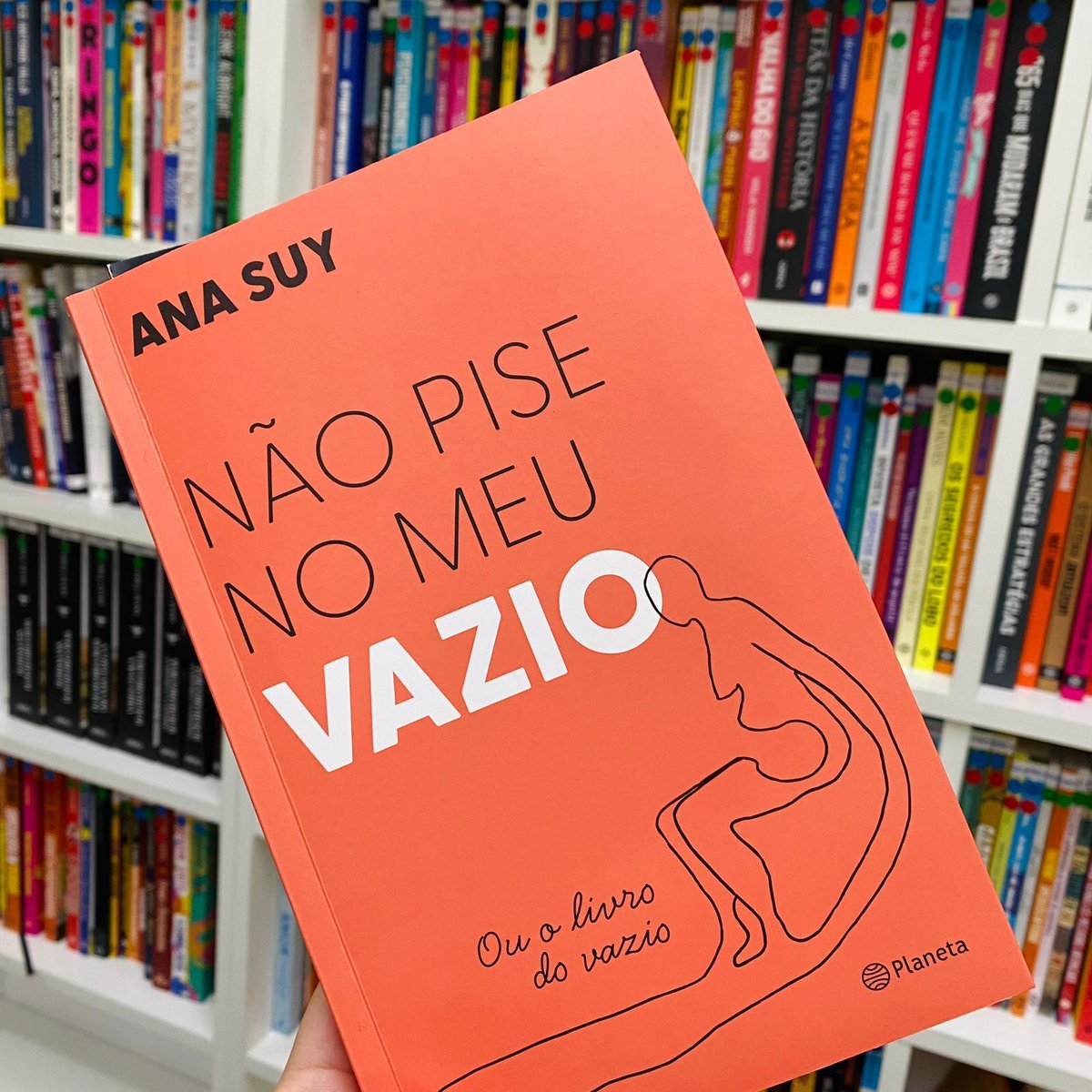 PlanetaLivrosBR's tweet photo. 🧡 Trecho do livro: Não pise no meu vazio, Ana Suy

#naopisenomeuvazio #anasuy https://t.co/q2S2NuiI0c