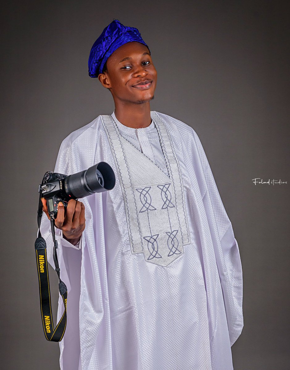 PraizPHOTOG's tweet photo. Wetin I dey cook never Ready

The Photographer             VS             The Image https://t.co/fk4V5LVk0k