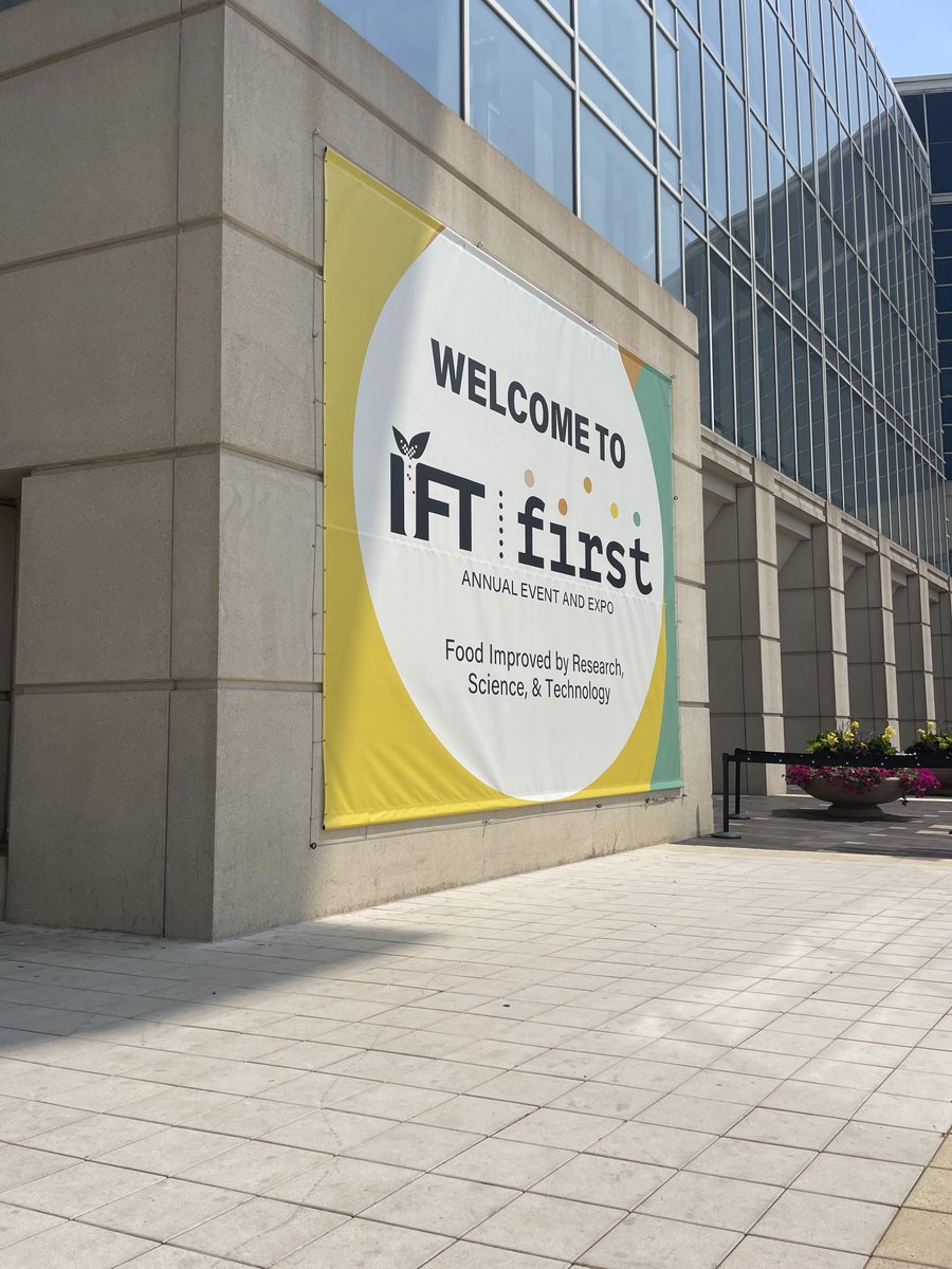 We are thrilled to be in Chicago for #IFTFIRST! Making connections with #foodexperts while enjoying this gorgeous Midwest weather. https://t.co/ML8PAkQWFR