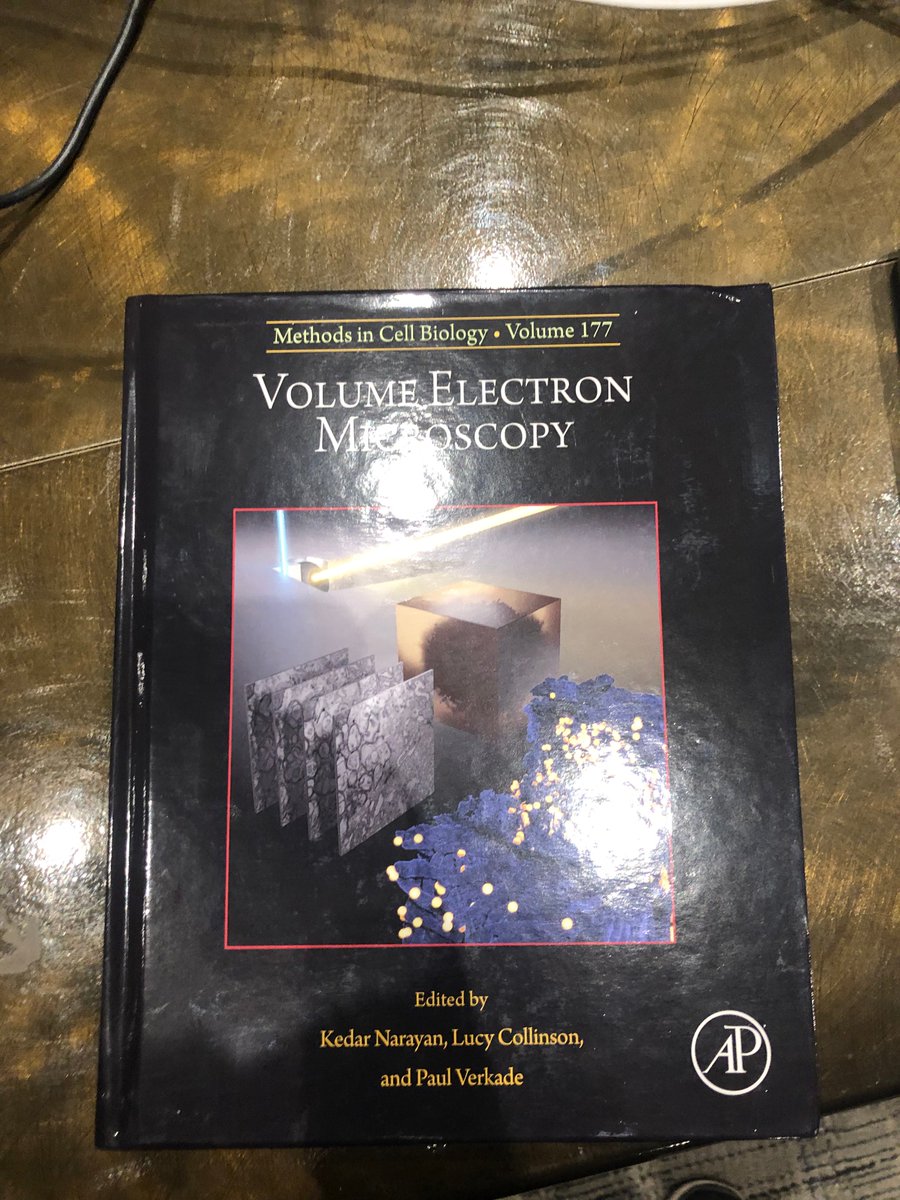 Hot off the presses! 📖🔬📣

<a href="/DrHenningFalk/">Henning Falk</a>'s #OMEZarr drawings are now in print. Shout out to co-authors <a href="/normanrz/">Norman Rzepka 🇺🇦</a> and <a href="/BogovicJohn/">John Bogovic</a> and editors <a href="/KedarNarayan2/">Kedar Narayan</a>, <a href="/EM_STP/">Emy St-pierre</a>, and @PaulVerkade. Very timely for the first #volumeEM <a href="/GordonConf/">Gordon Research Conferences</a>. ❤️

x.com/zarr_dev/statu…📣