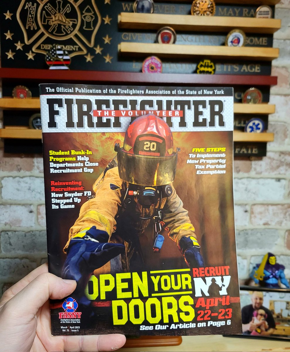 khanksmz78's tweet photo. Not going to lie.
Still an amazing feeling holding a magazine with an article you wrote in it!
Never stop folks!
Thank you to Andrew at:
Firefighters Association of the State of New York
#ptsdawareness
#mentalhealthawareness
#traumaticstrength https://t.co/NXot1uWhLE