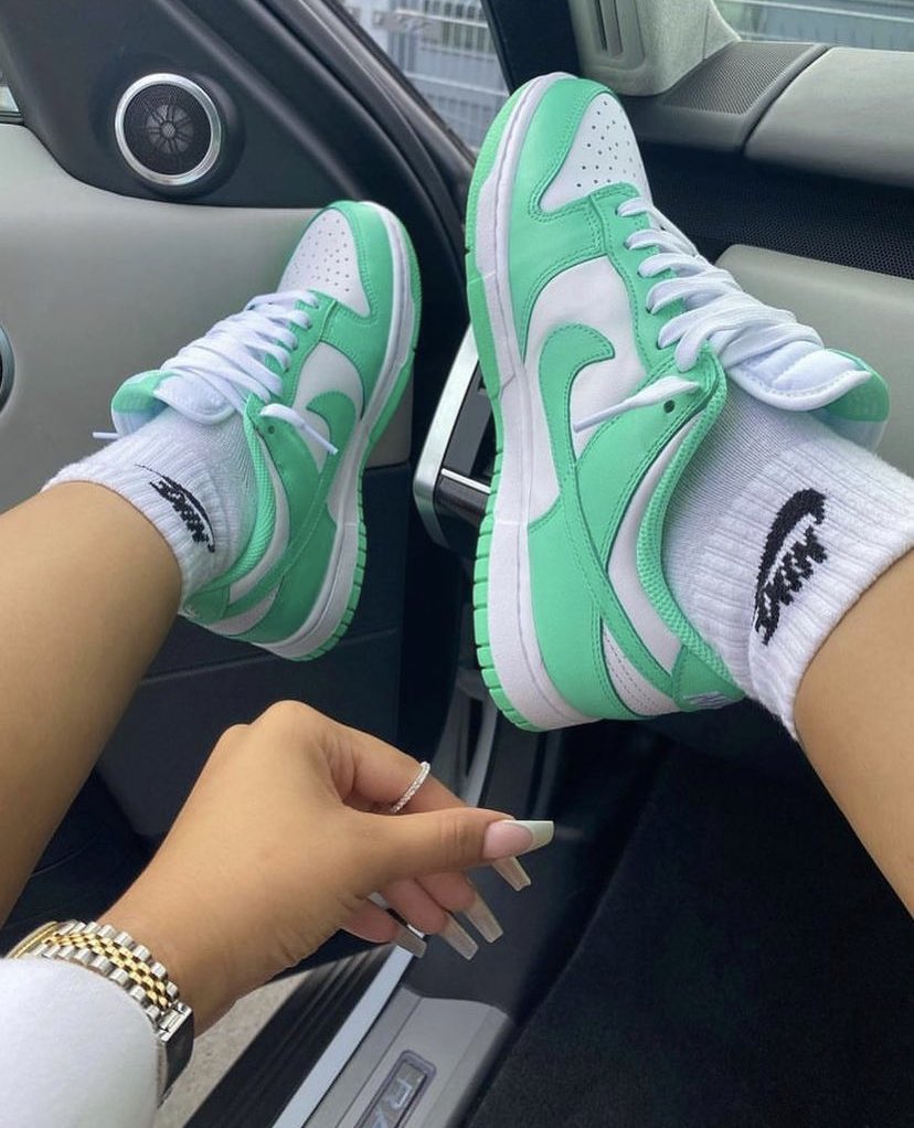 Nike Dunk Low « Green Glow »