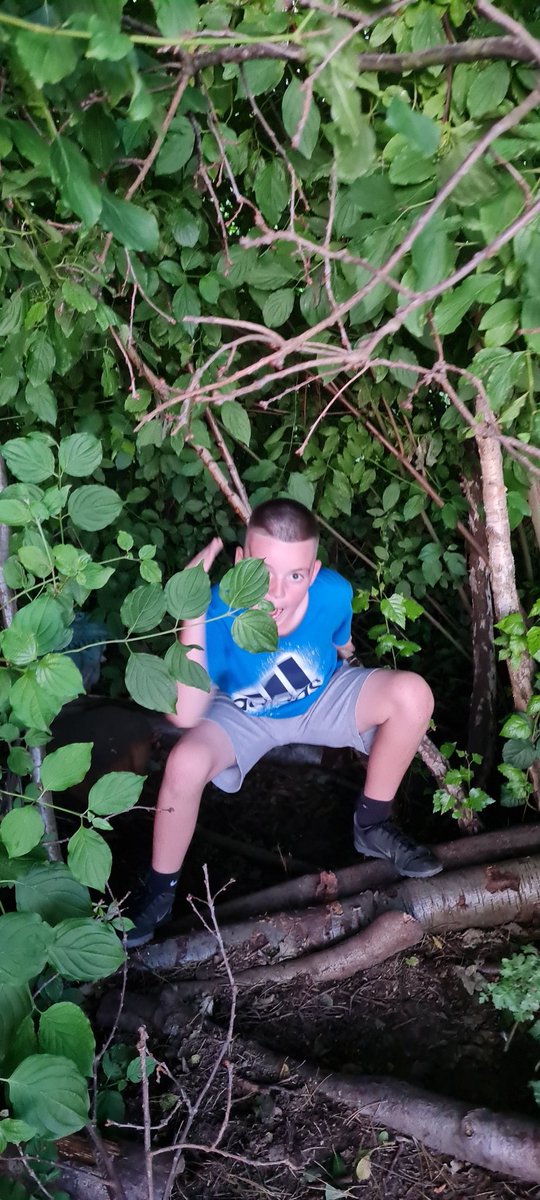 LouCon10's tweet photo. A bit of time in forest school before it gets dark. We played hide and seek and shared our memories from our time at the Ellis. https://t.co/DgEW4YH10S
