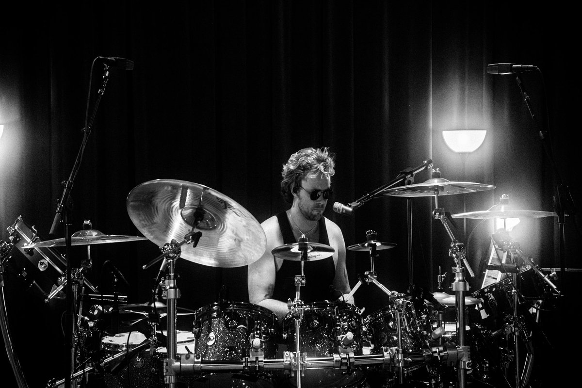5SOS's tweet photo. The 5SOS Rehearsals. Tour starts this week. https://t.co/bpB2hrFztj