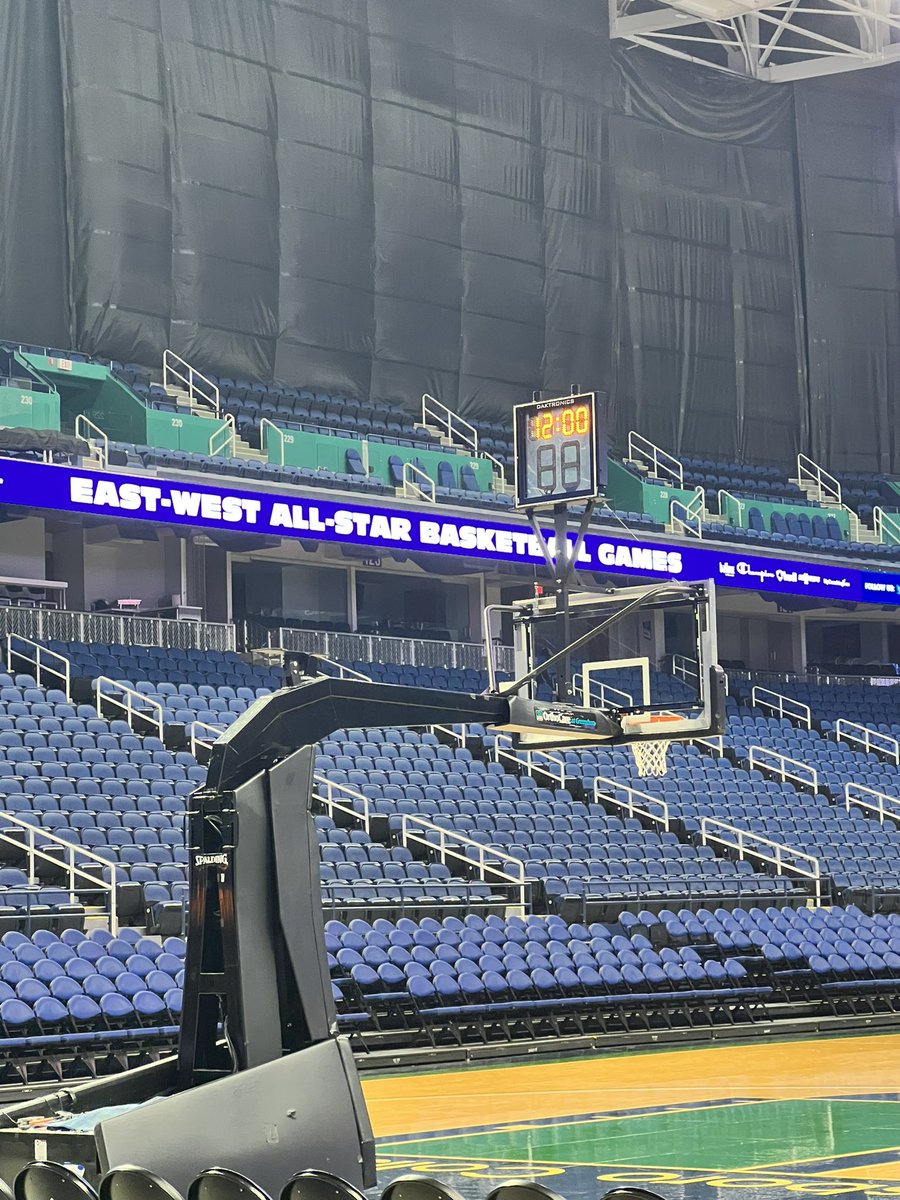 wbagsportsguy (@wbagsportsguy) on Twitter photo I’m in media row to watch the East/West High School basketball games. At the <a href="/Gbocoliseum/">GC</a> watching Bri Scott tear it up
<a href="/DawgAthletics/">Williams Athletics</a> <a href="/BoosterWilliams/">WilliamsAthleticBoosterClub</a> <a href="/WWHSLadyDawgsBB/">WWHS_LadyDawgsBB</a> I’m in media row to watch the East/West High School basketball games. At the <a href="/Gbocoliseum/">GC</a> watching Bri Scott tear it up
<a href="/DawgAthletics/">Williams Athletics</a> <a href="/BoosterWilliams/">WilliamsAthleticBoosterClub</a> <a href="/WWHSLadyDawgsBB/">WWHS_LadyDawgsBB</a>