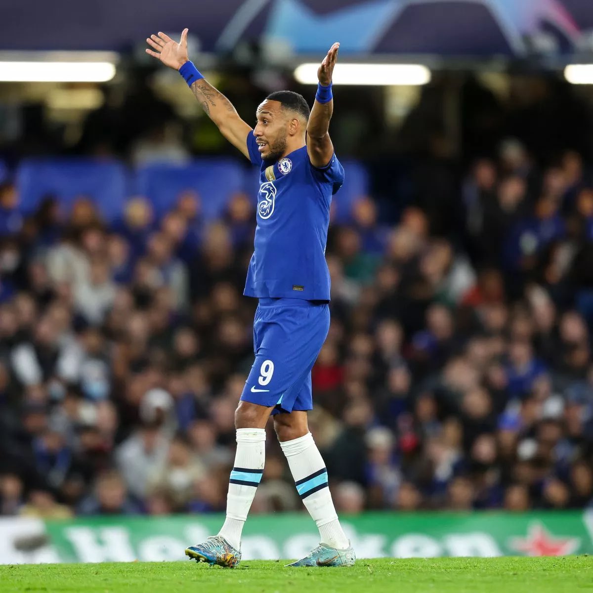 ChelsTransfer's tweet photo. Olympique Marseille and Chelsea striker Pierre Emerick Aubameyang have reached agreement on a 3-year contract until 2026. (via @FabrizioRomano) #CFC #OM https://t.co/4aJcHBqlhw