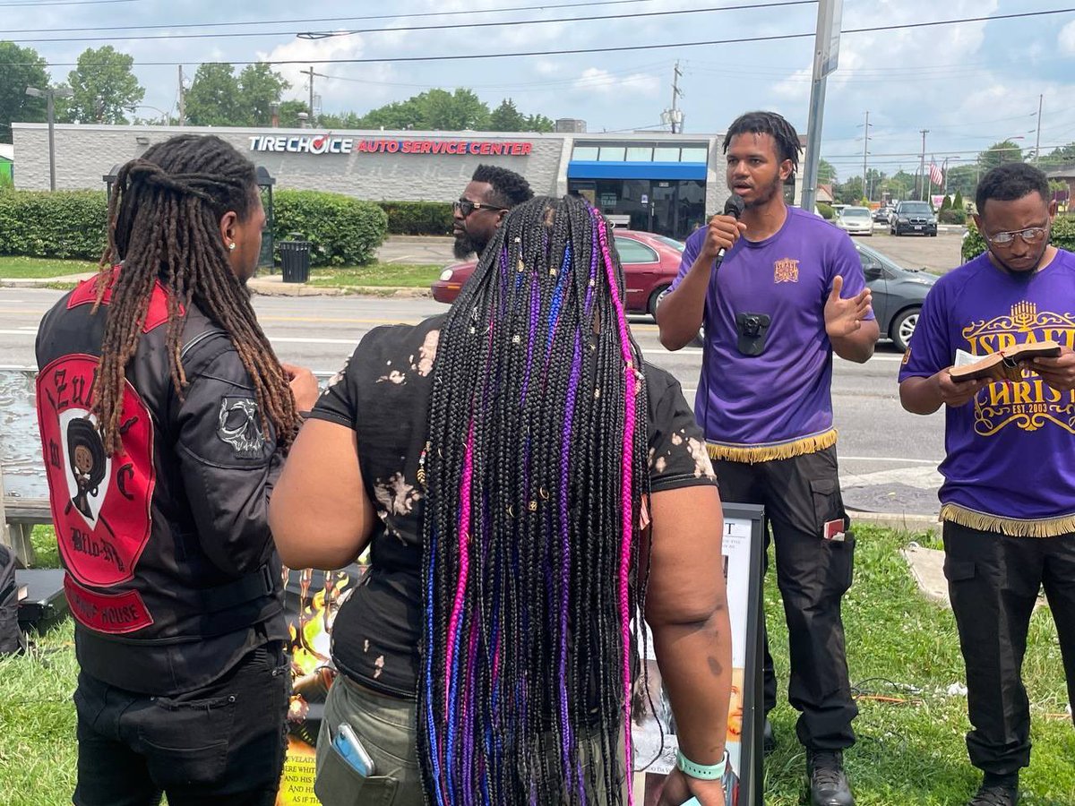 IUICColumbus's tweet image. #IUICColumbus #Messengers 
hit the streets to turn the minds of God’s people to their forefathers!!
………………………………………
Visit our Website here 💻👨🏾‍💻🖥🔴 solo.to/unitedinchrist

#Christ #Nathanyel7 #IUIC #Ohio #Blacks #Diaspora #Jews #Community #WelcomeHome