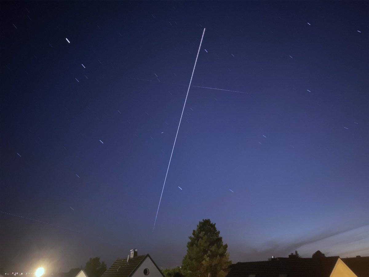 popipaan's tweet photo. @DLR_next Erwischt. #ISS über #Uedorf, wie versprochen.
Dankeschön 🙏 https://t.co/NqZwNDSqqd