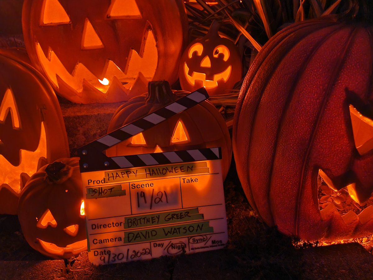 Smile… You’re on Camera. 📸🎃

#happyhalloween #happyhalloweenmovie
#horrorfam 
#horror
#slasher