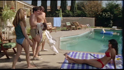 JohnCSmithWOOD's tweet photo. @BobPagesports @NLCarolynMuse @sigg20 You grow up with Andy Warhol as a family friend, and marry Kevin Kline, more than a dozen years your senior. I can see why she was repulsed when Damone and Mark Ratner came to the pool unannounced, there in the interim. #PerrysPizza https://t.co/oKueeeXCA4