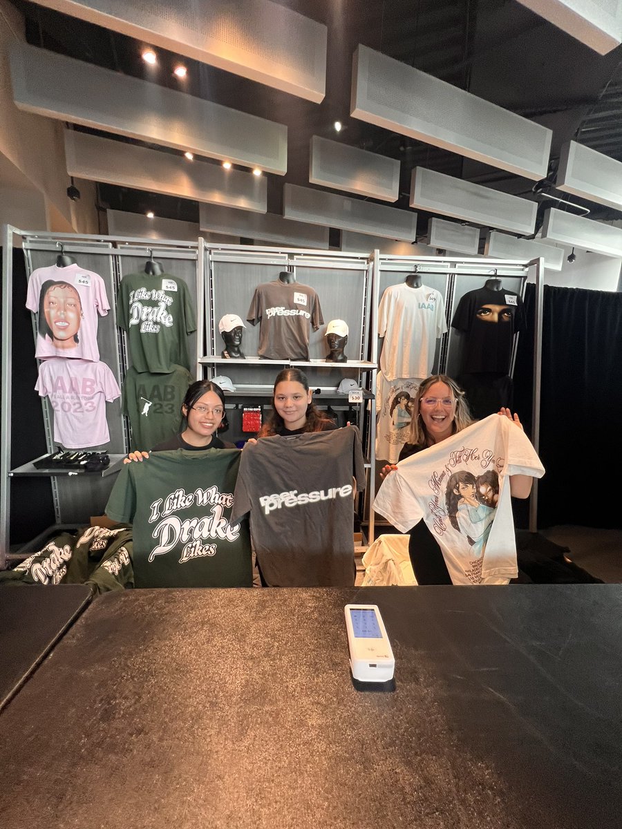 TrifectaMerch's tweet photo. Got your #Drake and #21Savage merch?
Shop #IAABTour all week long at @barclayscenter โผ๏ธ
๐ Location is junction of Flatbush and 5th Ave
#HerLoss #HonestlyNevermind #drake #drizzy #ovo #itsallablurtour #itsallablurtour23 #drakemerch https://t.co/7XIxOuwhhQ