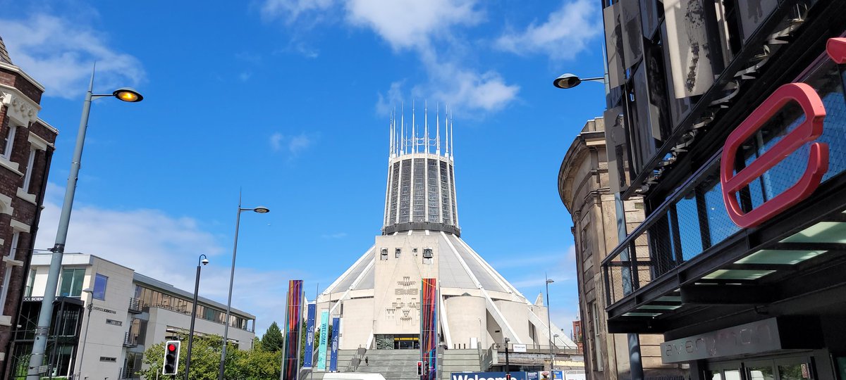 SteveMulville's tweet photo. Been a right old funny weather day today here #inmyliverpoolhome 
🌥💨 🌤☔️it really has..
#greatbritishsummer
#RoyalLiverBuilding🌥
#AnglicanCathedral 💨
#MetropolitanCathedral🌤
#KnowledgeQuarter 🎓☂️ https://t.co/j7g047DpaB