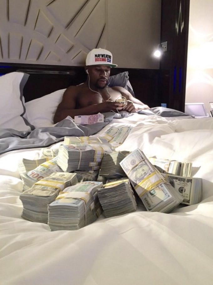 fatuglyforeign's tweet photo. me if putting on a random youtube video and then scrolling on my phone was a job https://t.co/Z8Qyo4leL6