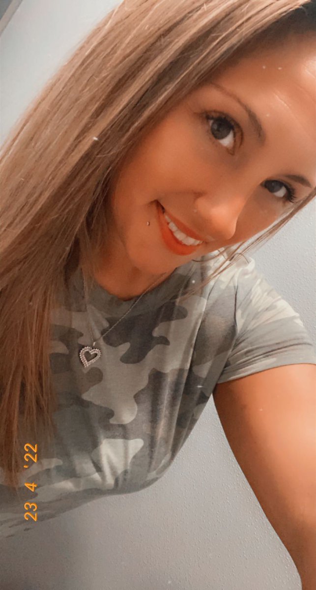iluvbrie08's tweet photo. Just because https://t.co/MCDgBnGDwT