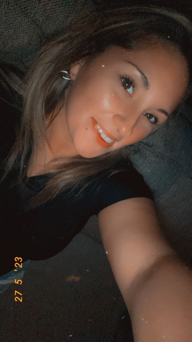 iluvbrie08's tweet photo. Just because https://t.co/MCDgBnGDwT