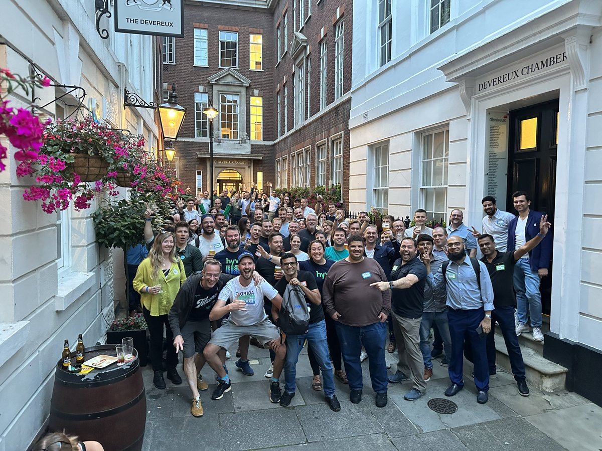 saas_boss's tweet photo. Pissed in a pub #mm23uk https://t.co/d1OmaLl1Q2