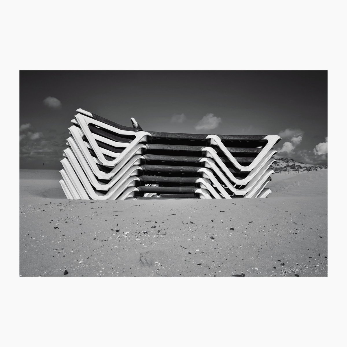 heijnisschipper's tweet photo. Beach beds 2
.
#summeratsea #summer #beachbed #sunbed #aloha #wijkaanzee #zeezucht #zeezicht #Beach #strand #maandagwazdag #happy #zw https://t.co/xxFrLKIN2u