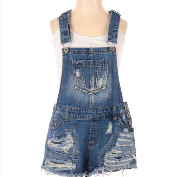 So good I had to share! Check out all the items I'm loving on <a href="/Poshmarkapp/">Poshmark</a> #poshmark #fashion #style #shopmycloset #tommyhilfiger #agadrianogoldschmied #highwayjeans: posh.mk/cxHH3308vBb