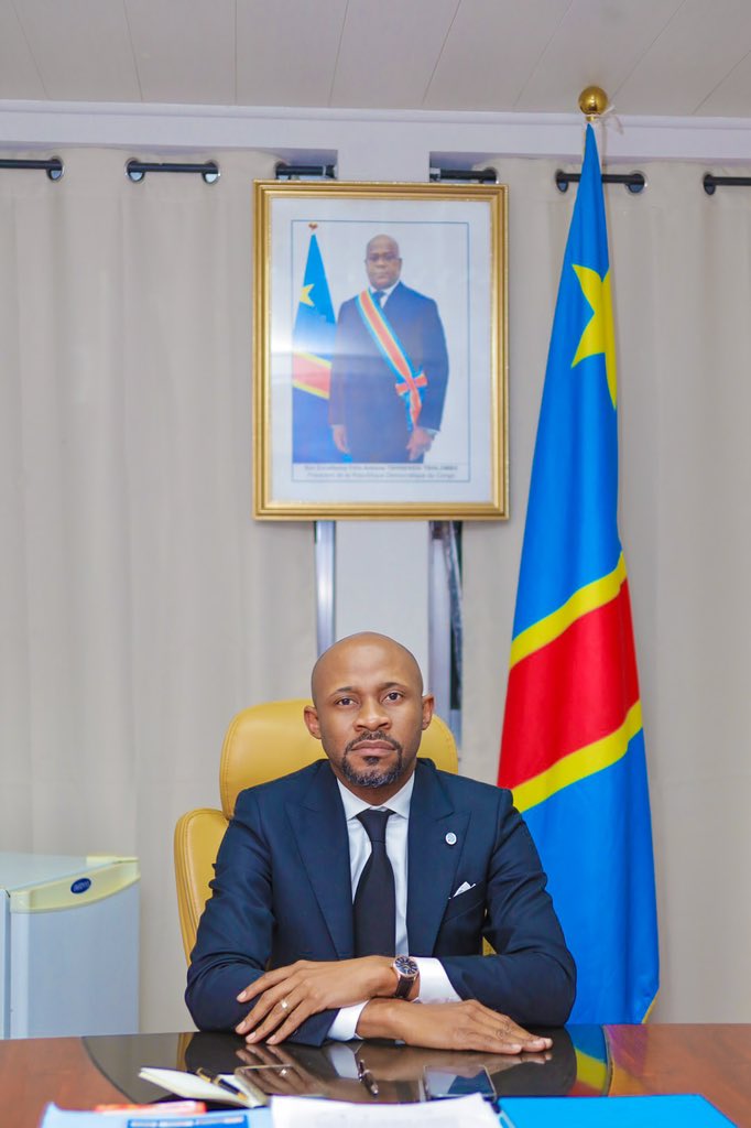 PatrickMuyaya's tweet image. #RDC : « Désormais plus aucun paiement du trésor ne sera effectué au guichet de la Banque Centrale », l’une des mesures phares prises au terme d’une réunion spéciale tenue par le Président de la République sur la situation du franc congolais. #BriefingHebdomadaire avec mon…