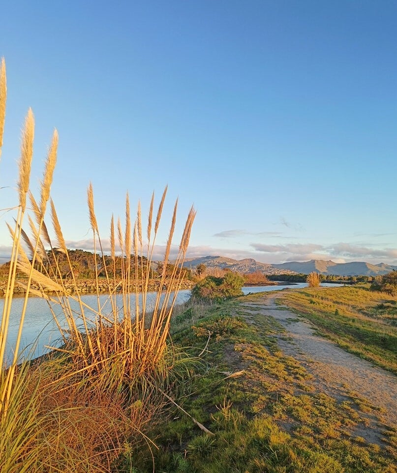 You don't have to go far in Ōtautahi for a beaut after work walk! 🚶‍♂️ 📷 New Brighton Online