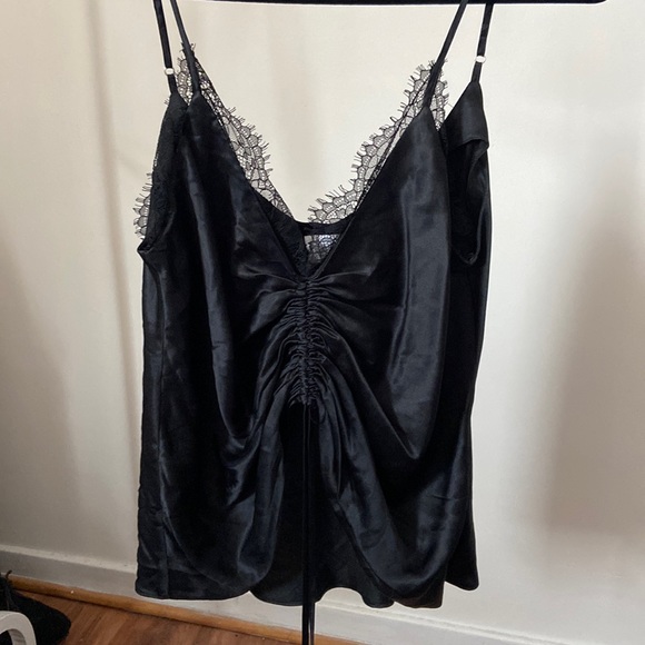 scrumble49's tweet photo. So good I had to share! Check out all the items I'm loving on @Poshmarkapp #poshmark #fashion #style #shopmycloset #jaeger #crocs #caminyc: https://t.co/zsfd2P4L35 https://t.co/rouINgcSZy