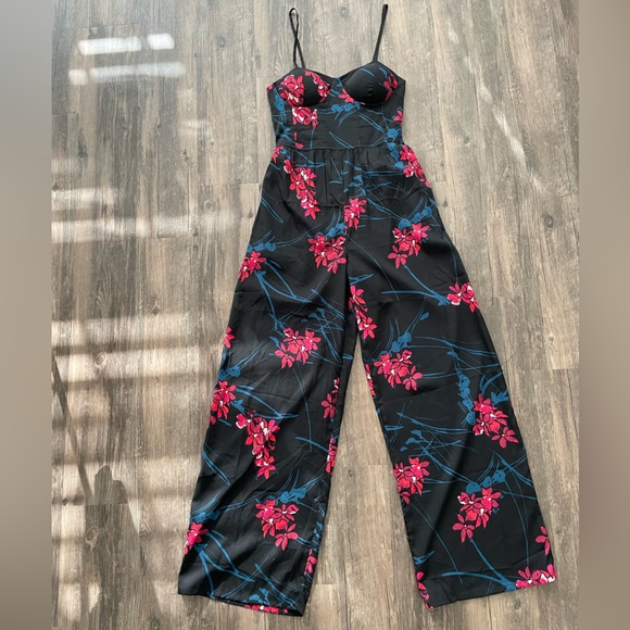 MccurdyChelsey's tweet photo. So good I had to share! Check out all the items I'm loving on @Poshmarkapp #poshmark #fashion #style #shopmycloset #torrid #americaneagleoutfitters: https://t.co/L26DTFexrr https://t.co/KaBIpYQkZM