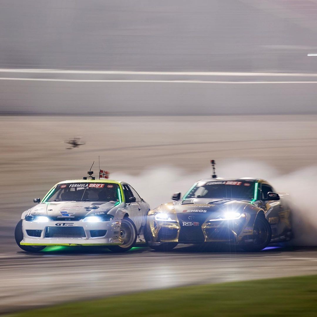 Holley_News's tweet photo. #WinWithHolley
Odi Bakchis earns a @FormulaDrift win over the weekend at St. Louis with teammate Simen Olsen close behind!
#Holley #HolleyEFI #WinWithHolley #Fuelinjected #HolleyEquipped #TeamSimpson #Simpson #SimpsonHelmets #SimpsonSafety https://t.co/7mlfPP4RJp